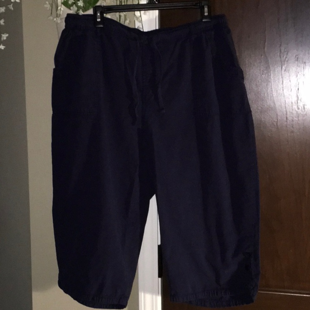 Women’s Size 1X Navy Blue Cotton Capri Shorts by Gloria Vanderbilt